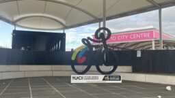 UCI World Championshipのモニュメント＠エジンバラ空港